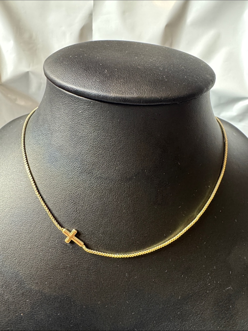 Delicate Gold Side-Cross Necklace for Women